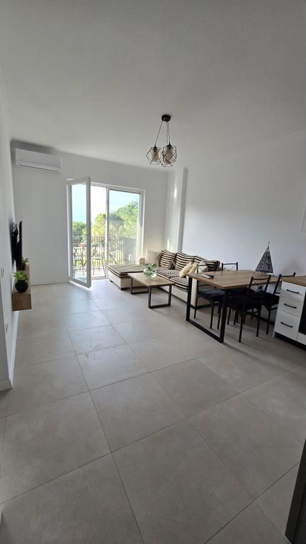 VENDESI APPARTAMENTO 2+1+2 IN PRIMA FILA SUL MARE