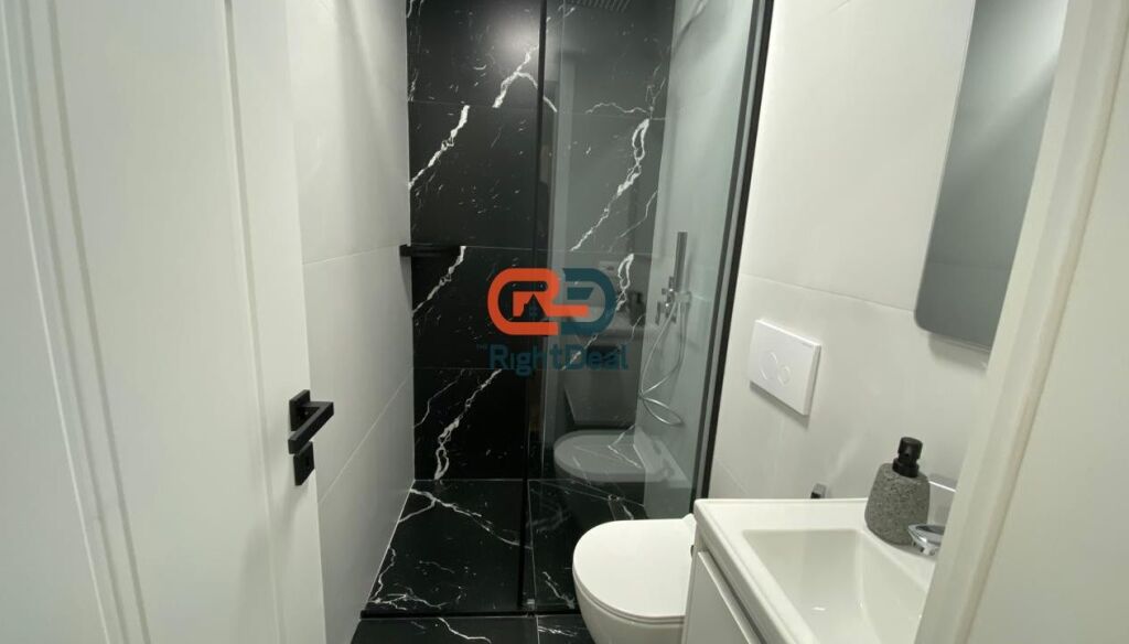 Tek 21-Dhjetori, Shiten Dy Apartamente 1+1 Perfekte Per Investim!!