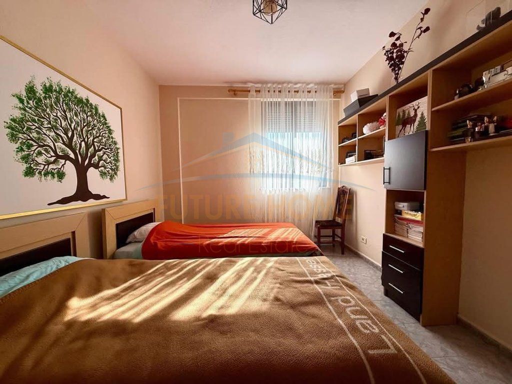 Shitet, Apartament 2+1, Ali Demi