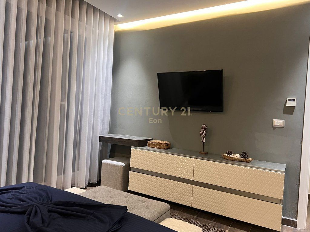 Villa di lusso con piscina in vendita nel complesso "Lura 3", Baia di Lalzi!