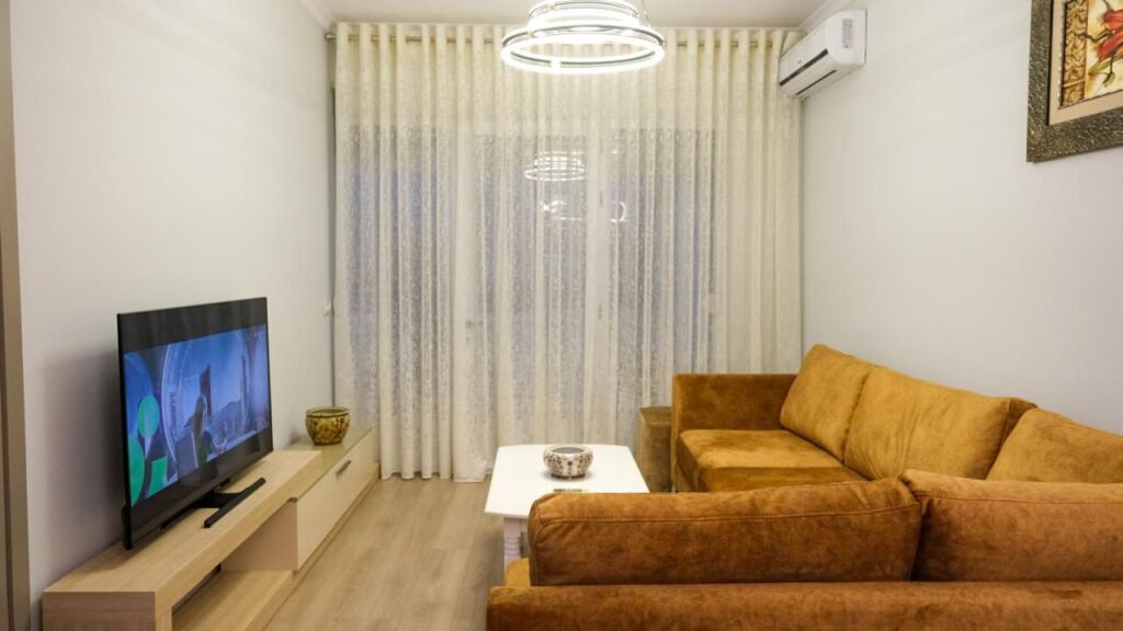 Jepet me qera Apartament 2+1 Liqeni Artificjal