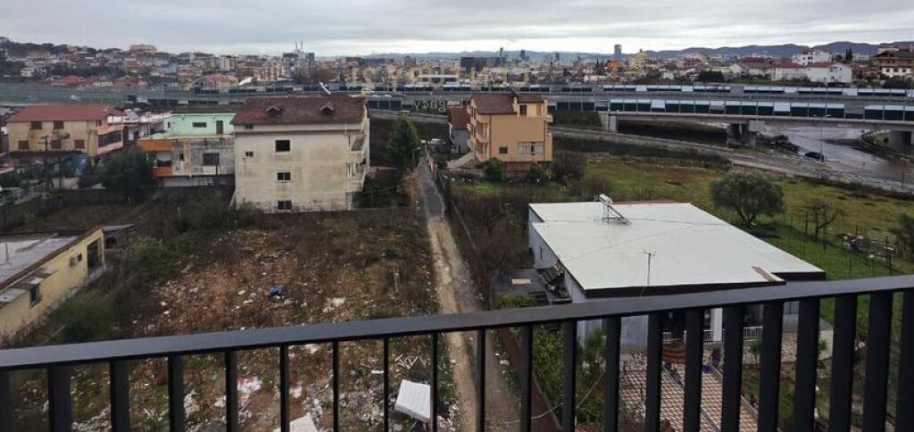 Ali Dem Apartament në Shitje 2+1!