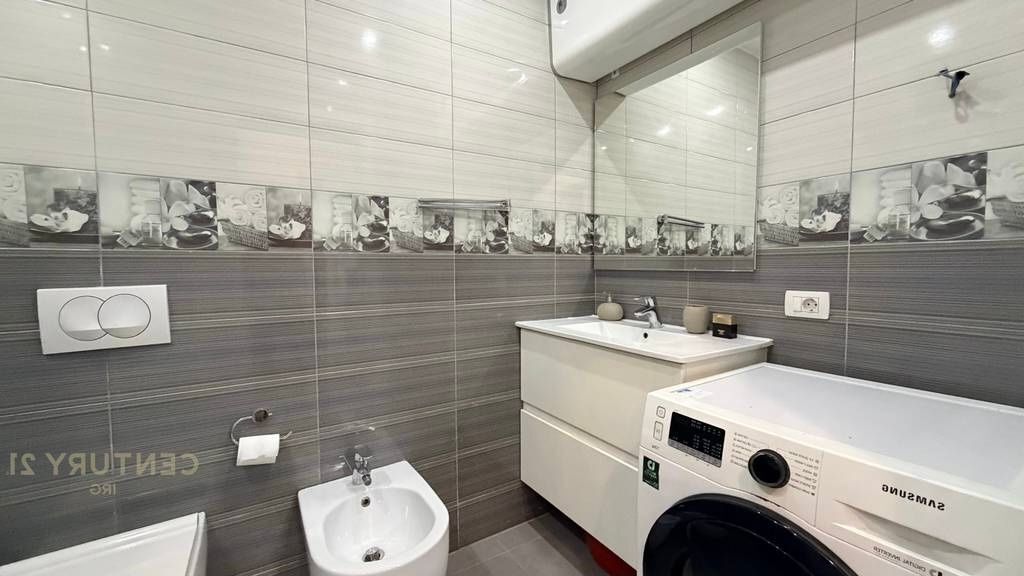 JEPET ME QIRA APARTAMENT 2+1+2 TEK FIORI DI BOSKO !