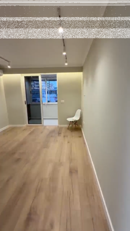 Shitet Apartament 1+1 tek Kryqezimi i 21 Dhjetorit   