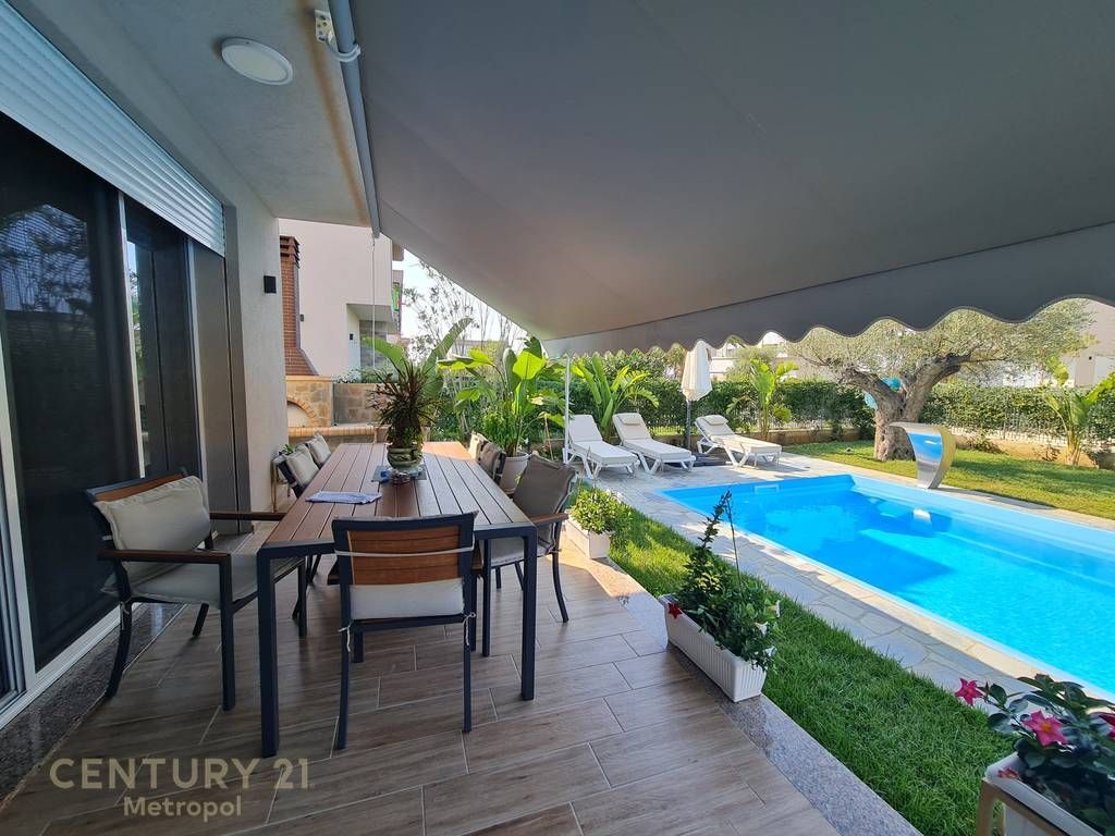 OFFRO IN VENDITA VILLA CON PISCINA NEL GOLFO DI LALZIO-RESIDENZA GALA!
