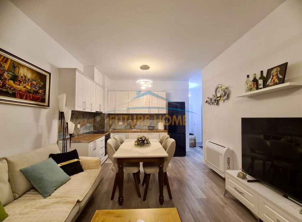 Qera,Apartament 2+1 me post parkimi tek Univers City QTU!