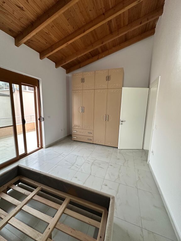 JEPET ME QERA APARTAMENT 2+1 PRANE STADIUMIT DURRES