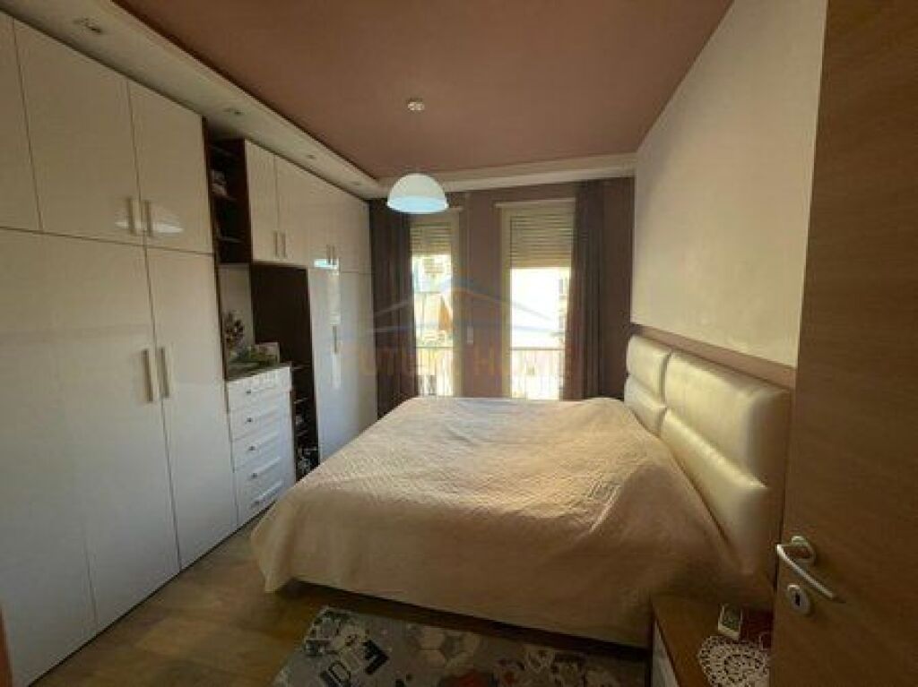 Shitet, Apartament 2+1+2, Rezidenca Sona, Liqeni i Thate, Tirane