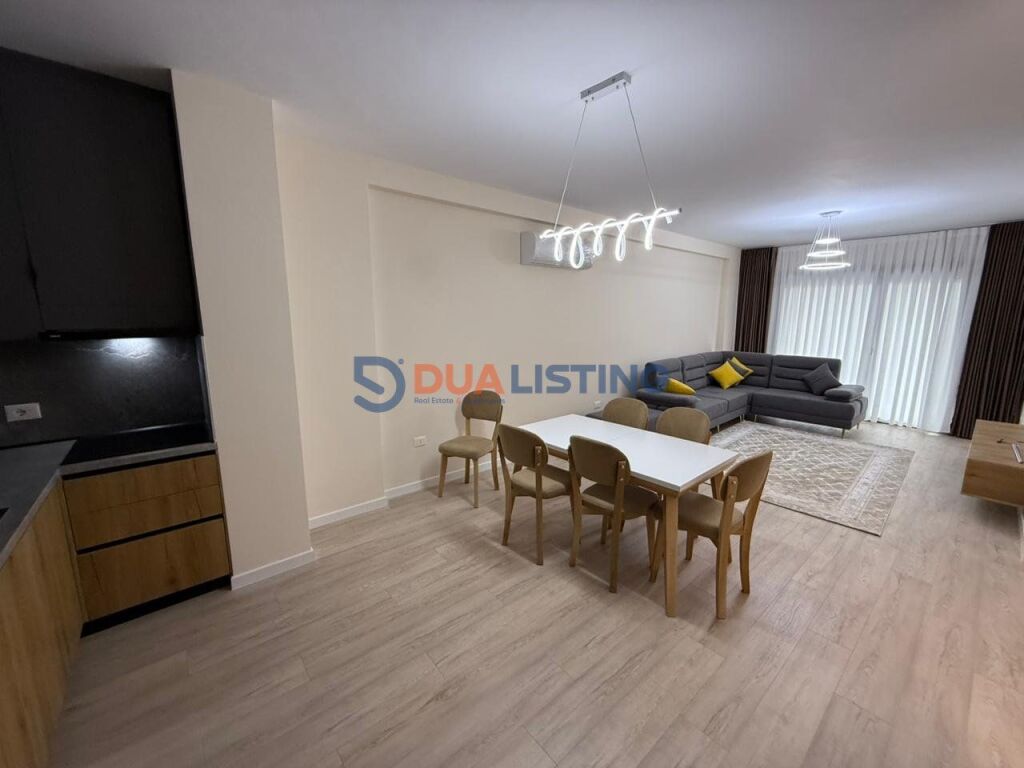 Affittiamo appartamento 2+1+2 con veranda e posto auto – Lago Secco