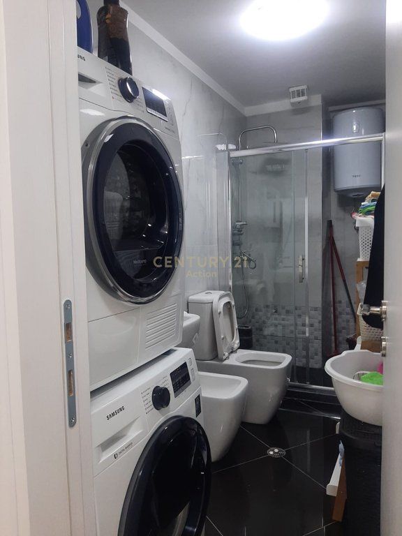 Apartament ne Shitje 1+1 tek kompleksi Usluga