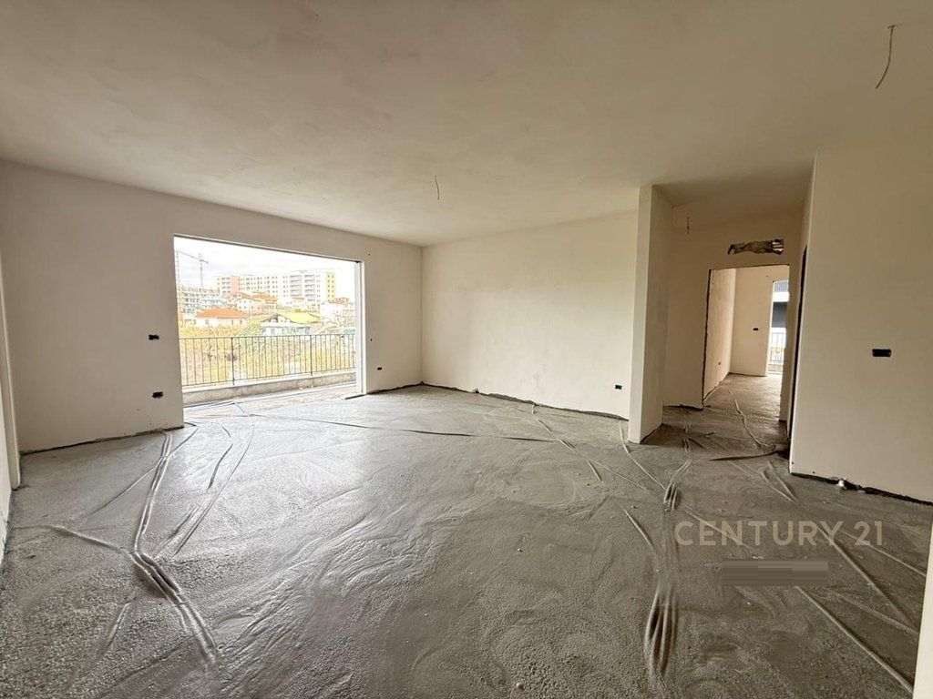 Apartment 3+1+2 for sale in Paskuqan, near the New Boulevard!