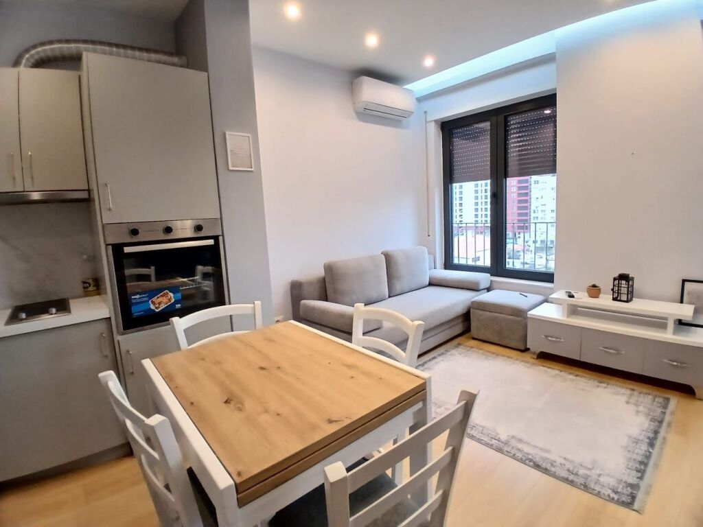 Appartamento 1+1+1 Balcone In Affitto