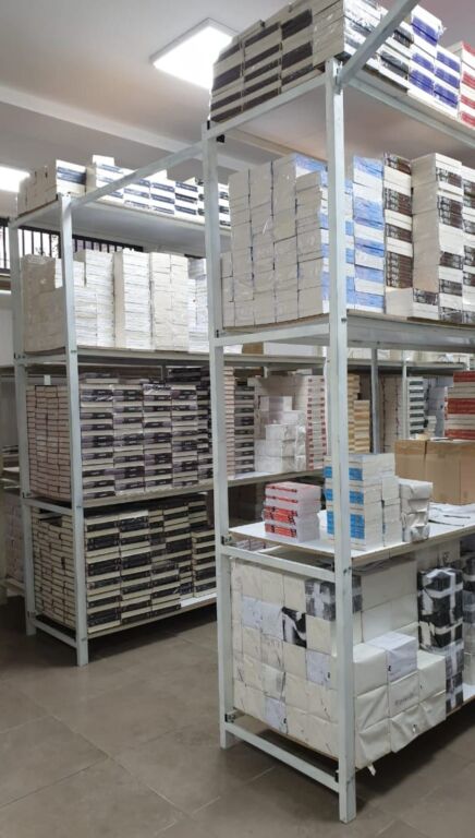 Service unit for sale near Fresku restaurant