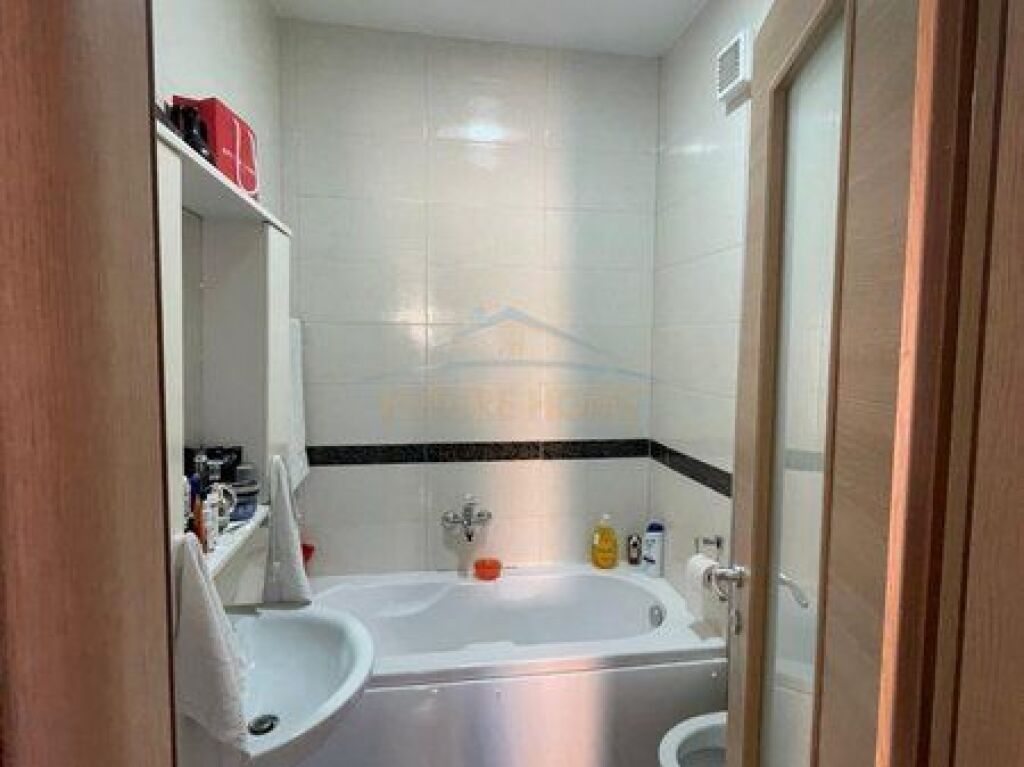 Shitet, Apartament 2+1+2, Rezidenca Sona, Liqeni i Thate, Tirane