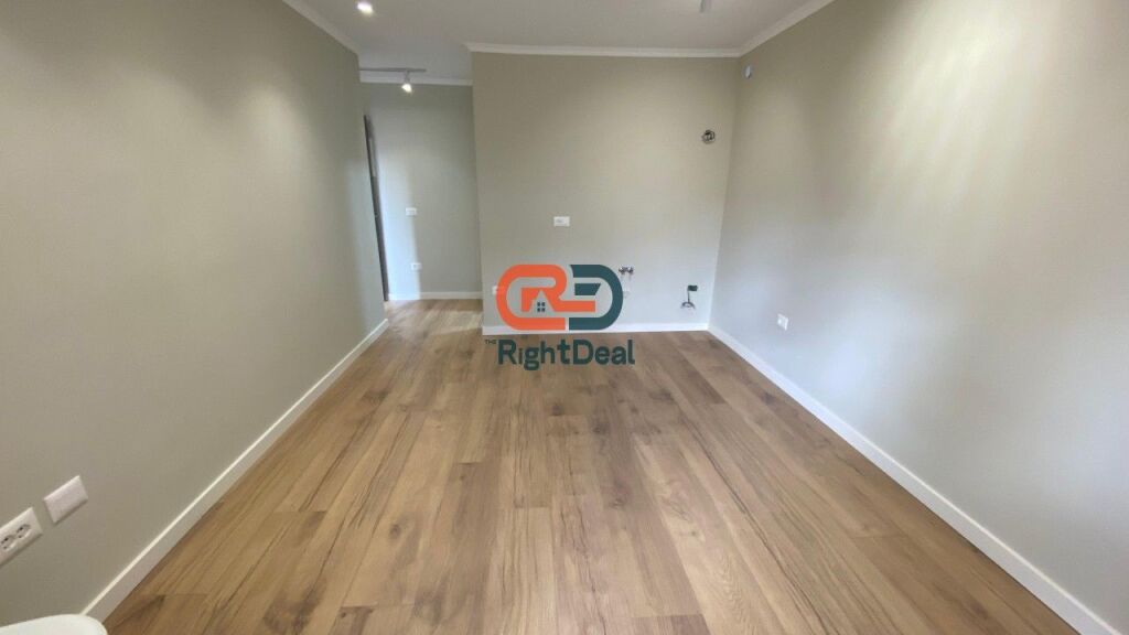 Tek 21-Dhjetori, Shitet Apartament 1+1 Me Planimetri Perfekte!!