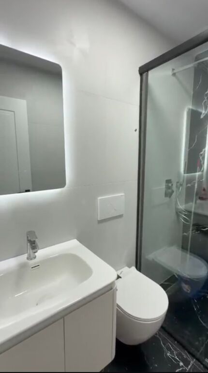 Shitet apartament 1+1, Kryqezimi i 21 Dhjetorit!!