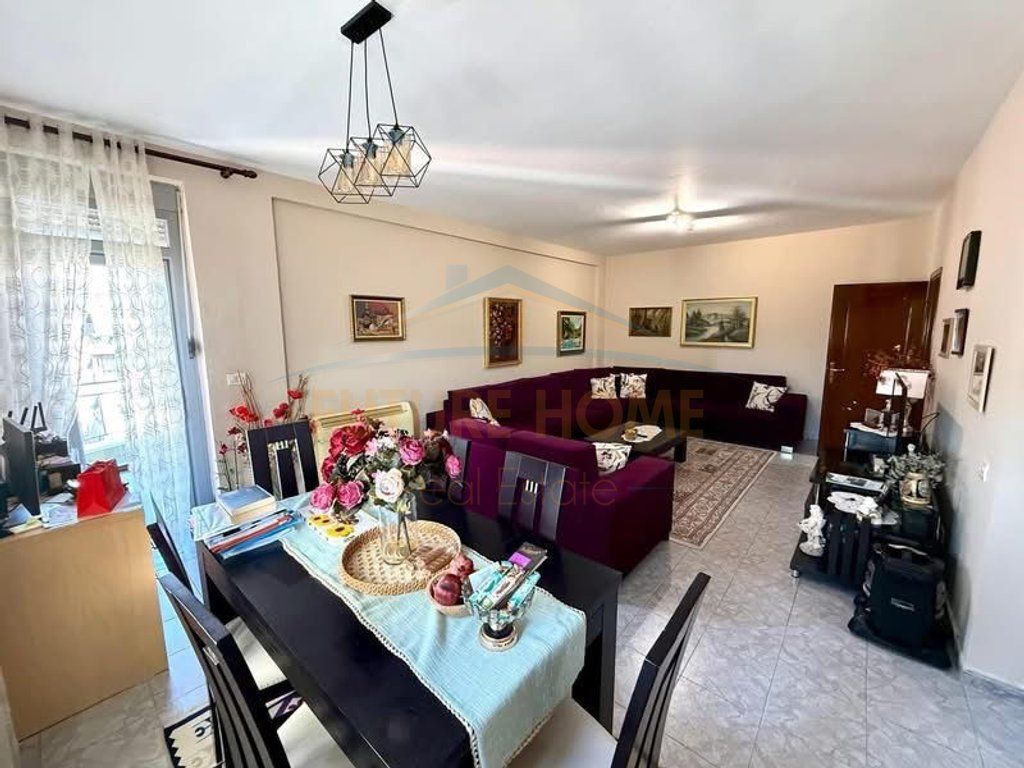 Shitet, Apartament 2+1, Ali Demi