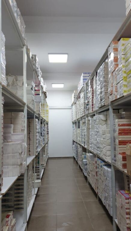 Service unit for sale near Fresku restaurant