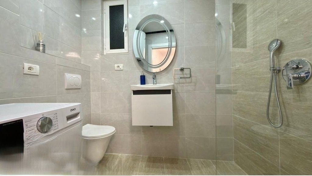 Jepet me qera apartament modern 1+1, Rruga e Dibres tek Medreseja! 500 € /Muaj
