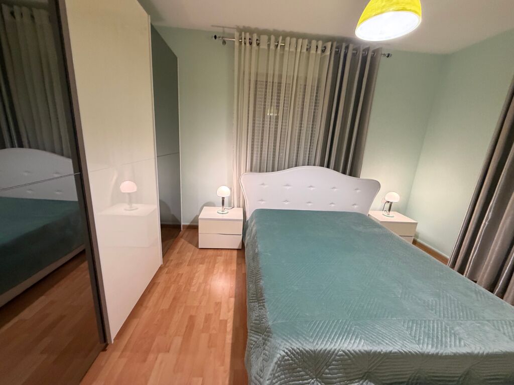 2+1, arredato, vicino allo zoo, prezzo 850 euro, con parcheggio