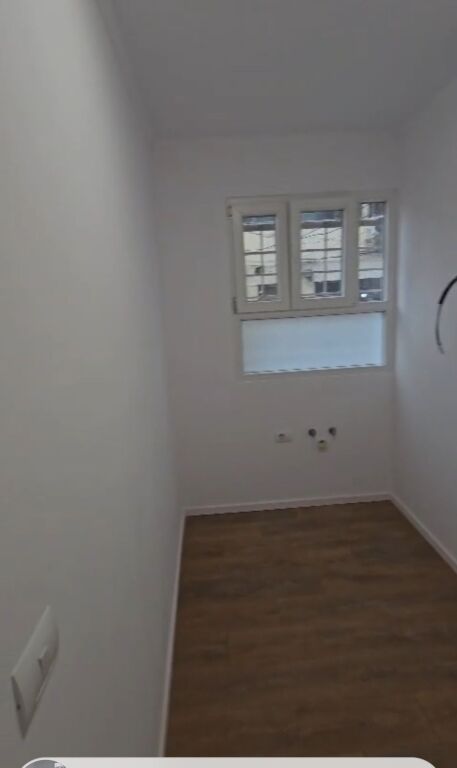 Shitet Apartament 1+1 Rr Ali Demi! (Ngjitur me shkollen 1-Maj)!