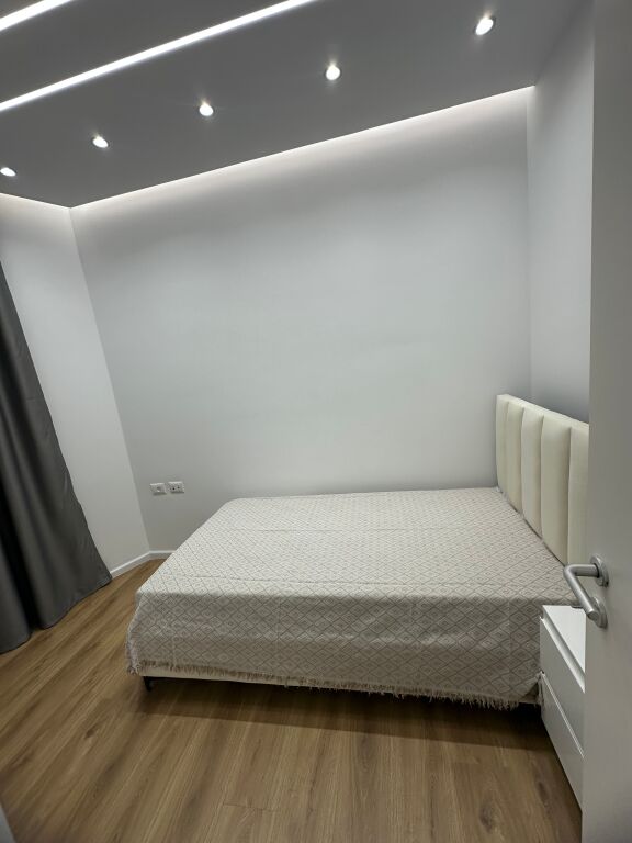 Jepet me qira 2+1 tek Kompleksi Mangalem/Ali Dem 60.000leke