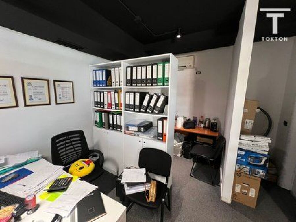 AFFITTO, AMBIENTE PER UFFICI, PAZARI I RI, TIRANA