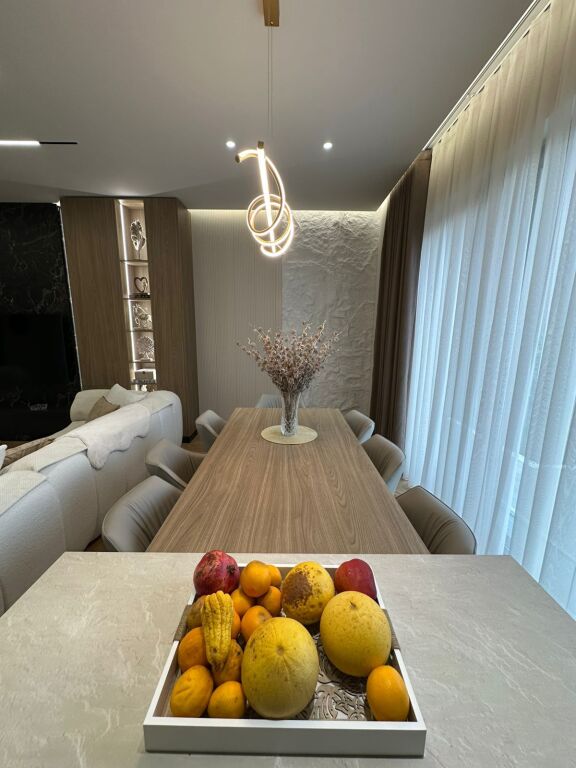 🏡 Vilë Rezidenciale – Vile Roses, Farkë