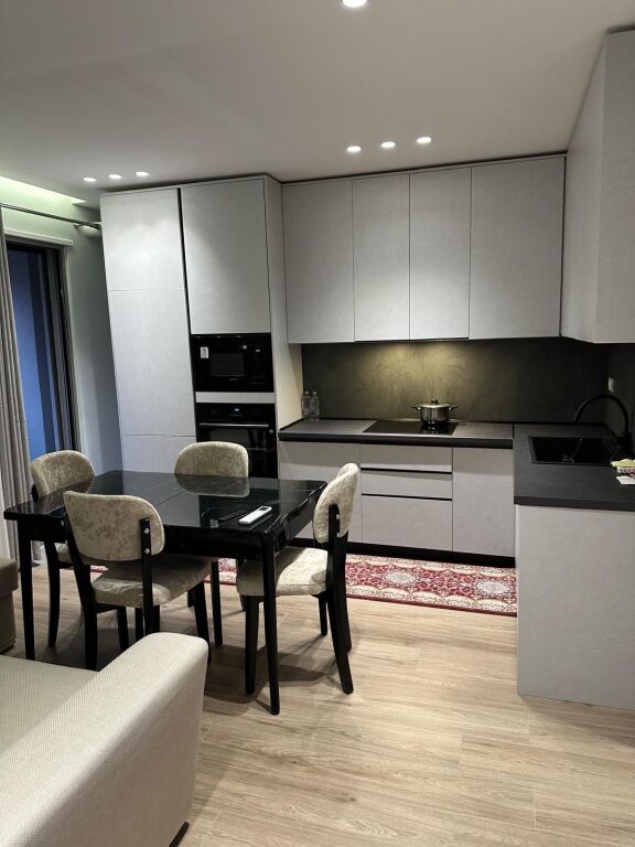 Affittasi 2+1+ Parcheggio Scuola Rossa