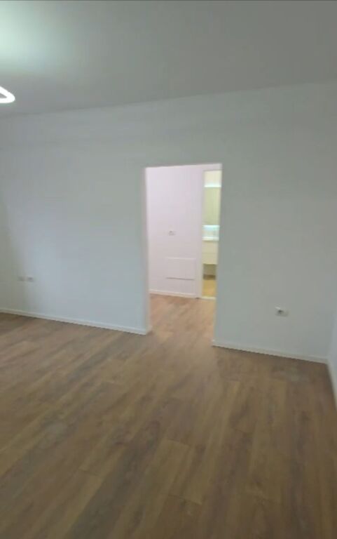 Shitet Apartament 1+1 Rr Ali Demi! (Ngjitur me shkollen 1-Maj)!