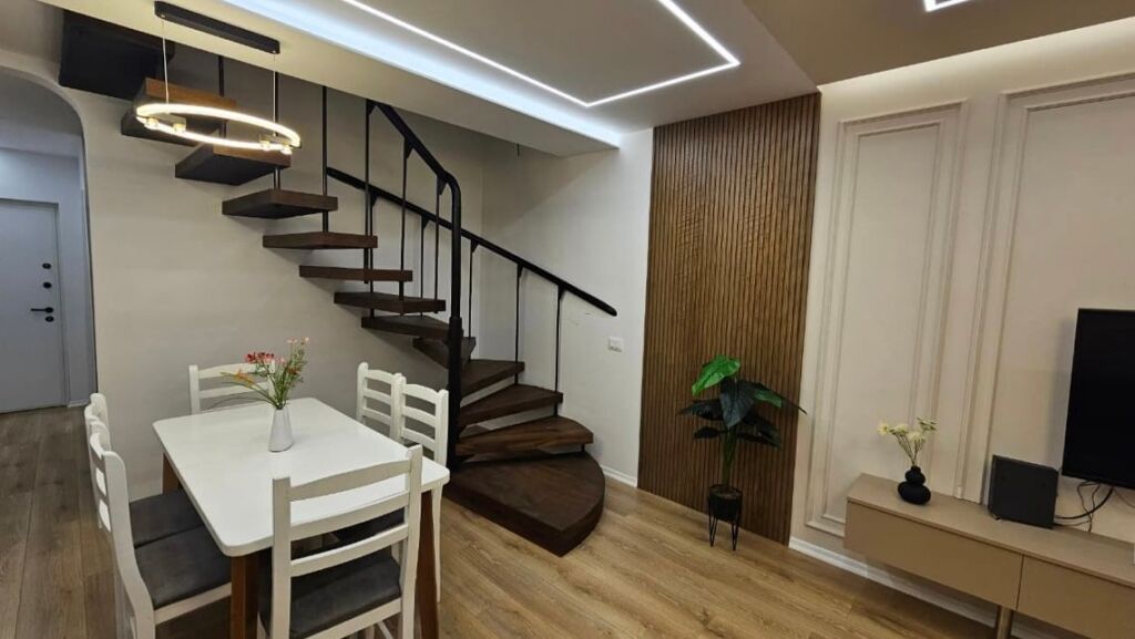 Duplex 2+1+2 for rent in the Center