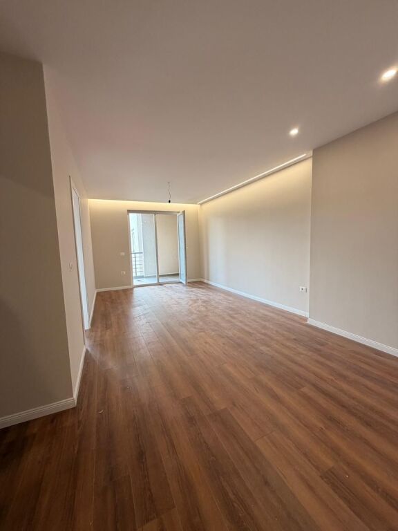 Shitet apartament 1+1 – Golem 📍 Vetëm pak hapa larg detit