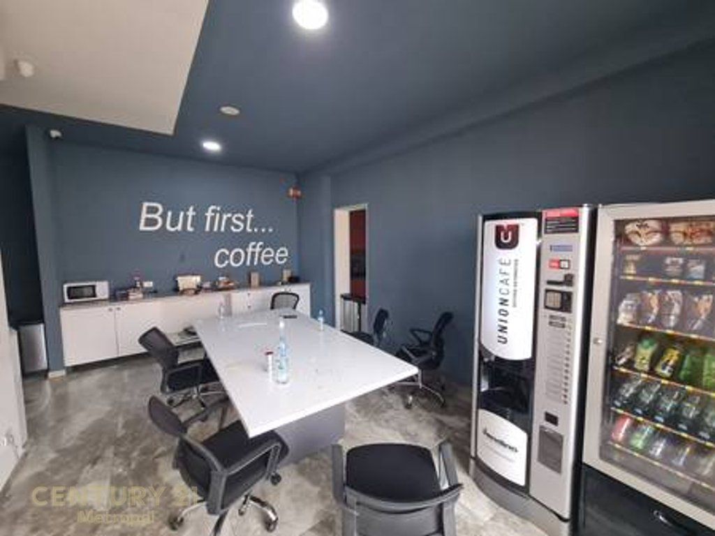 I OFFER COMMERCIAL SPACE FOR RENT 400m, ASTIR!