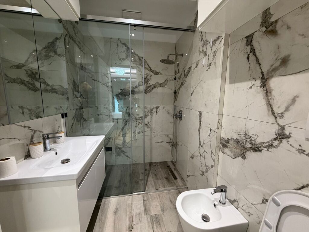 JEPET ME QIRA APARTAMENT 2+1+2+Parkim