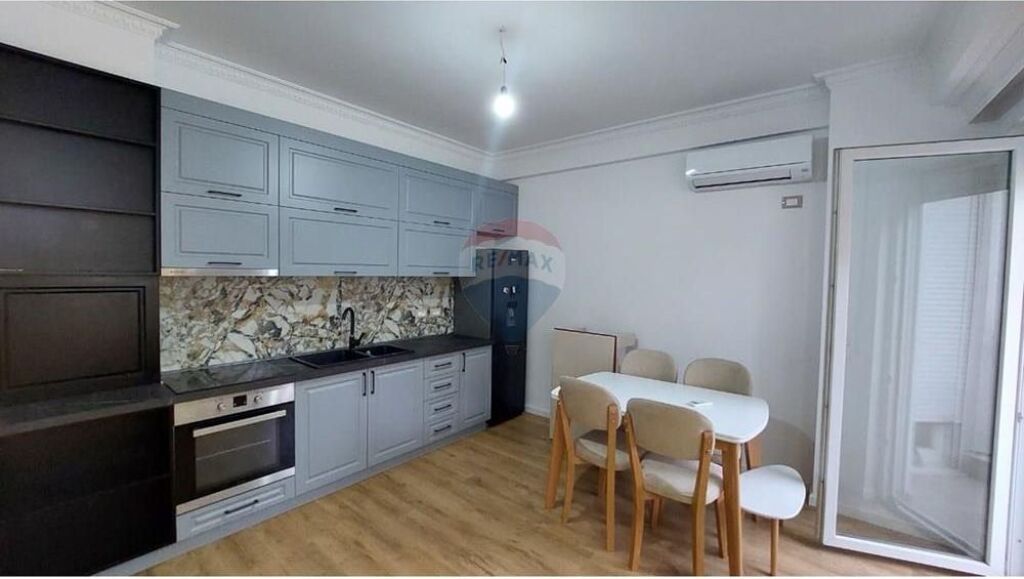 SHITET APARTAMENT 2+1 TEK MATERNITETI I RI, BRRYLI