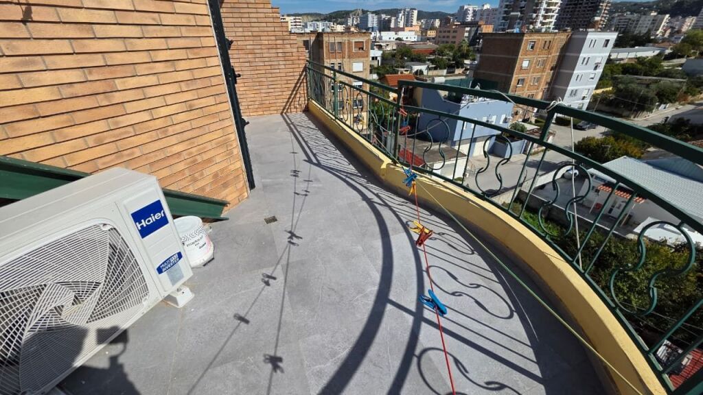 Apartament 1+1 me Qera, Rruga Enver Jaho, Vlorë