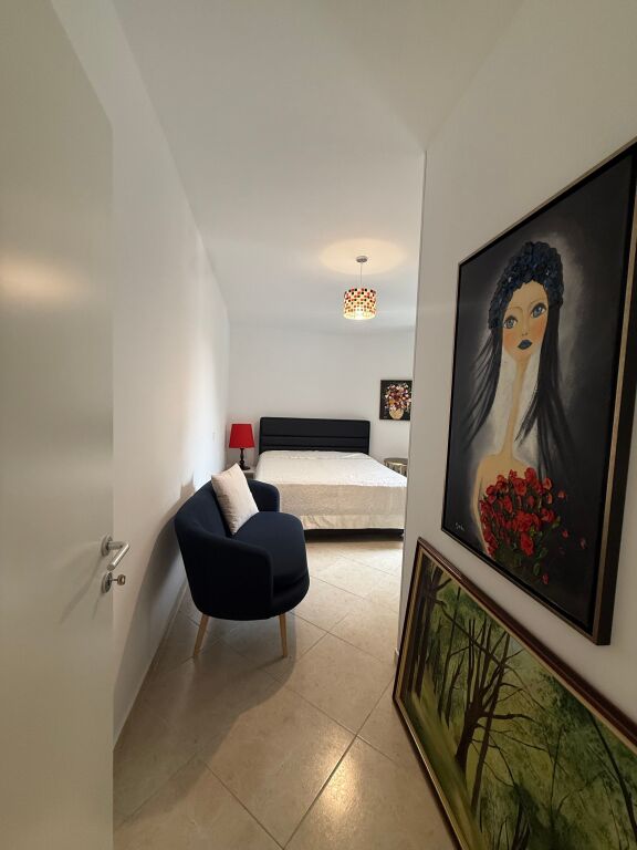 🏠JEPET ME QIRA Apartament 3+1+2+bllk 📍Selvia, prane Qendres 🏢Kati i 7, me ashensor  🛋️Hyrja eshte e mobiluar 📐Sip. 120m2 Neto 💶 Çmimi: 1500€