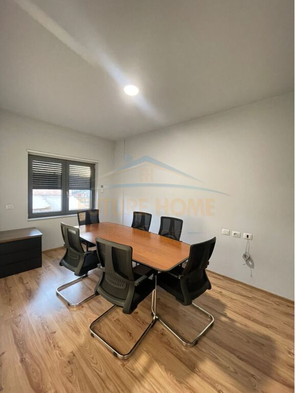 Qera, Ambient Biznesi, Ring Center, Zogu i Zi, Tiranë