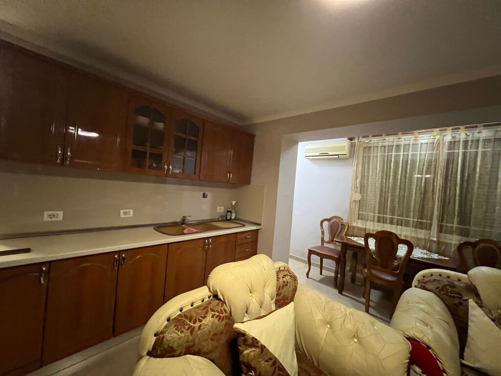 Shkolla baletit , 1+1 me qera