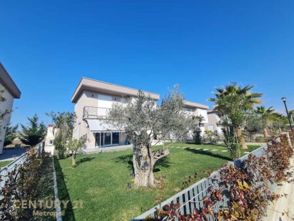 Ofroj për shitje Vilë në Gjirin e Lalzit! 350,000 €