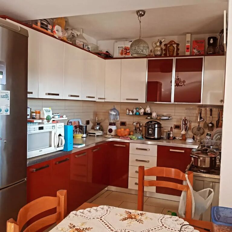 Shitet Apartament 2+1 +2+50m2 verande– Ish Uzina e Traktorëve