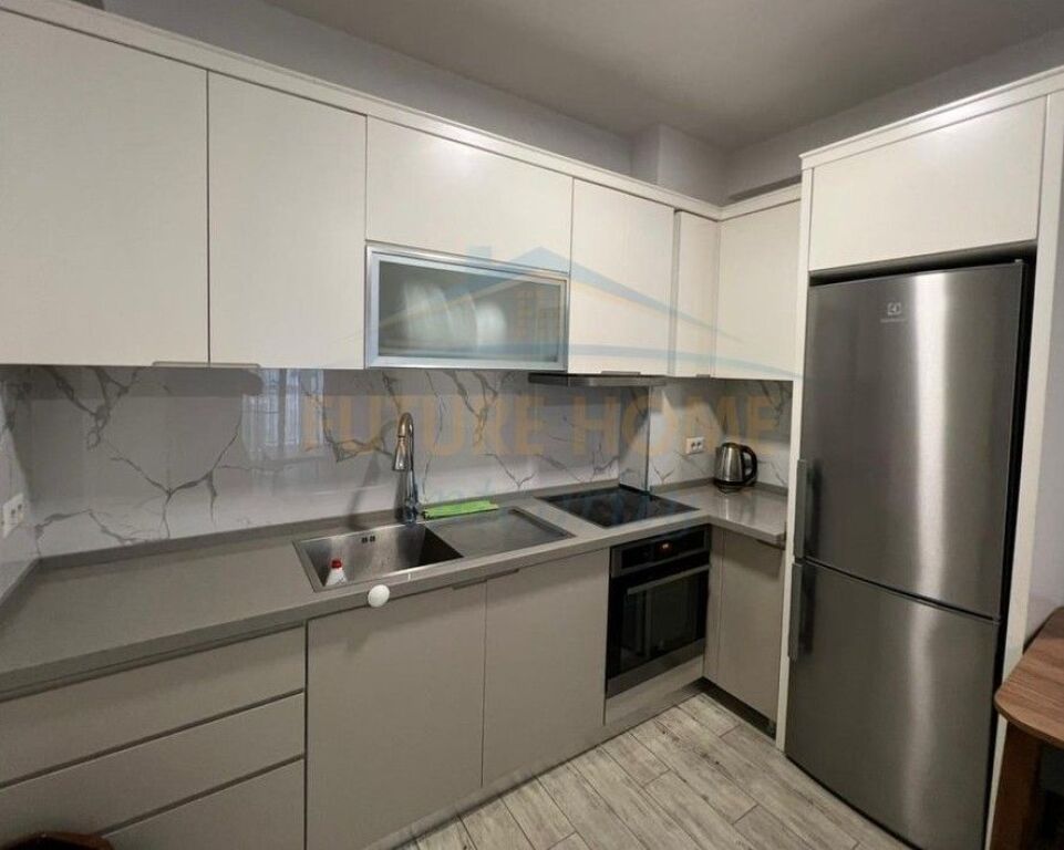 Qera, Apartament 1+1, Rruga 5 Maji, Tiranë.