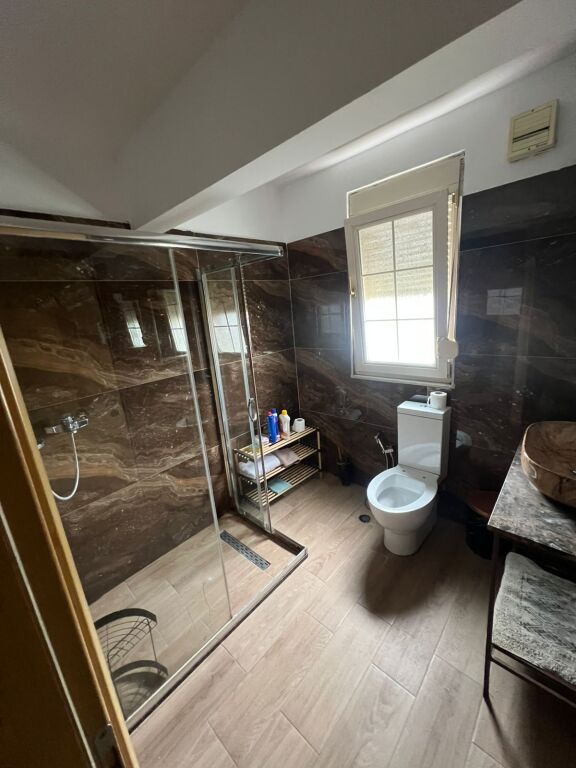 Apartament 3+1+2 me qera tek Mozaiku i Tiranes