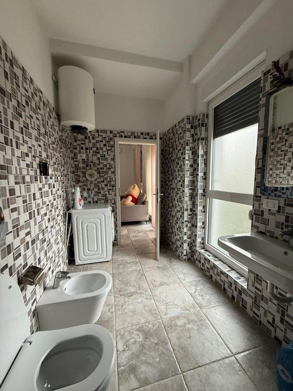 Qera, Apartament 1+1 Kompleksi Kontakt, 21 Dhjetori, Tiranë