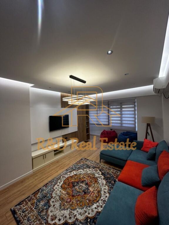 🏡 Jepet me qira apartament 3+1 – Rr. Sulejman Pitarka (përballë Tatimeve)