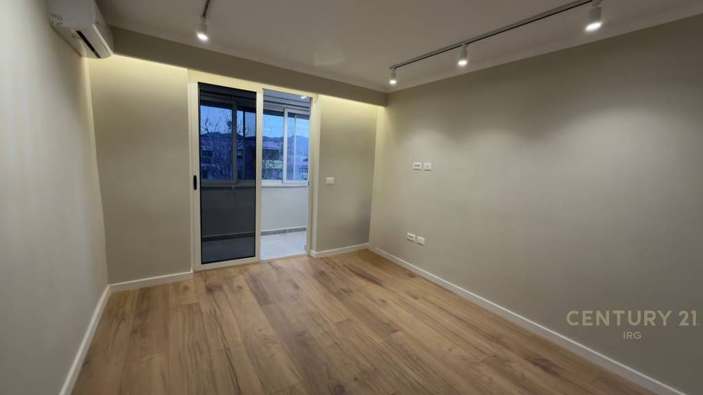 SHITET APARTAMENT 1+1 TEK RRUGA E KAVAJES