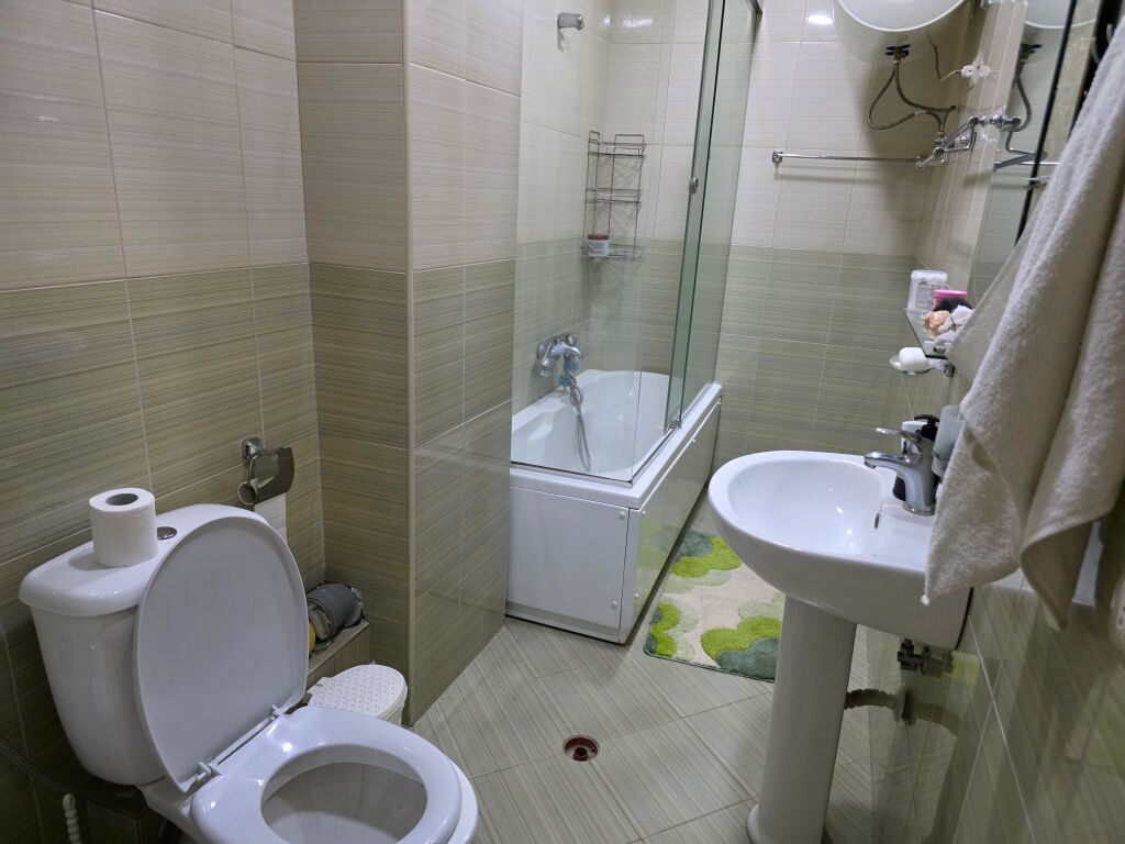 Jepet 2+1+2 me qira ne fresk