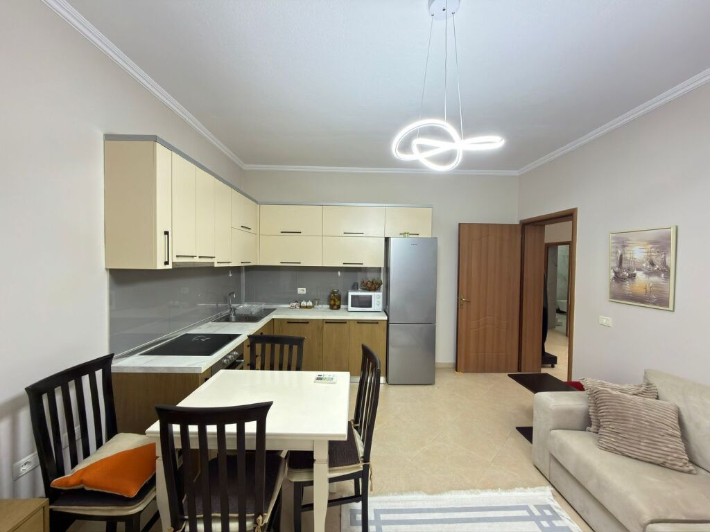 ‼️ Apartament 2+1+2 parkime me qira tek Rr Elbasanit pranë Ambasadës Turke‼️