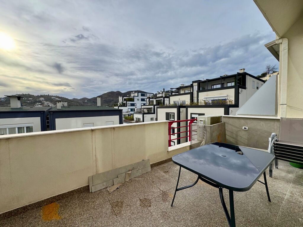 📣 QERA SUPER Apartament (DUPLEX) 3+1+2 +2 Poste Parkimi 📍 Kompleksi FZ, Liqeni i Thate ✨