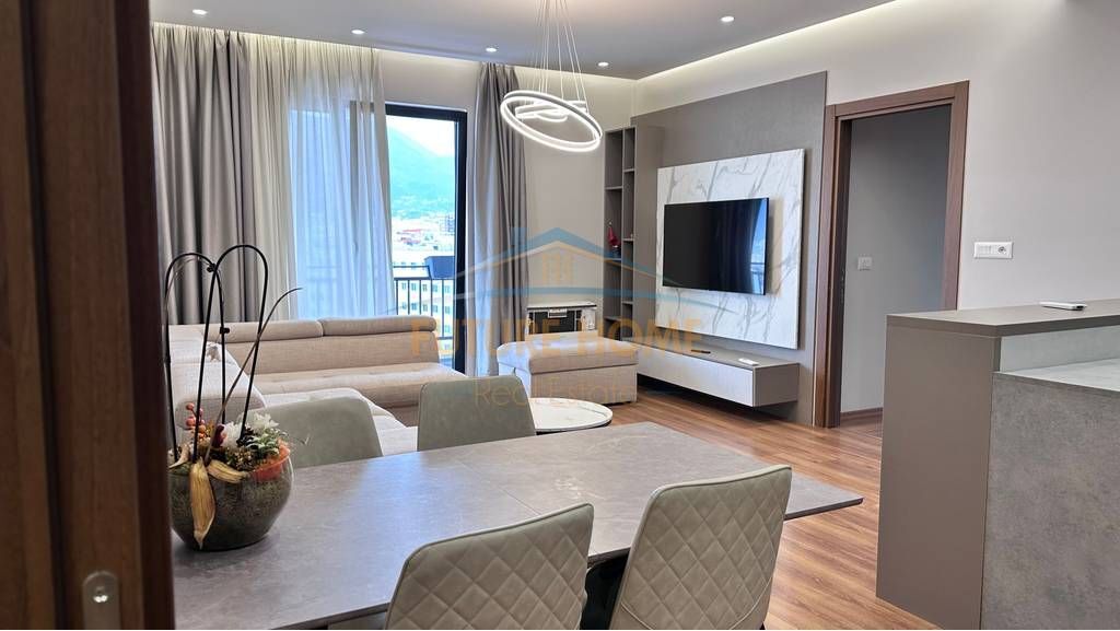 Qera, Apartament 2+1+2, Farmacia 10